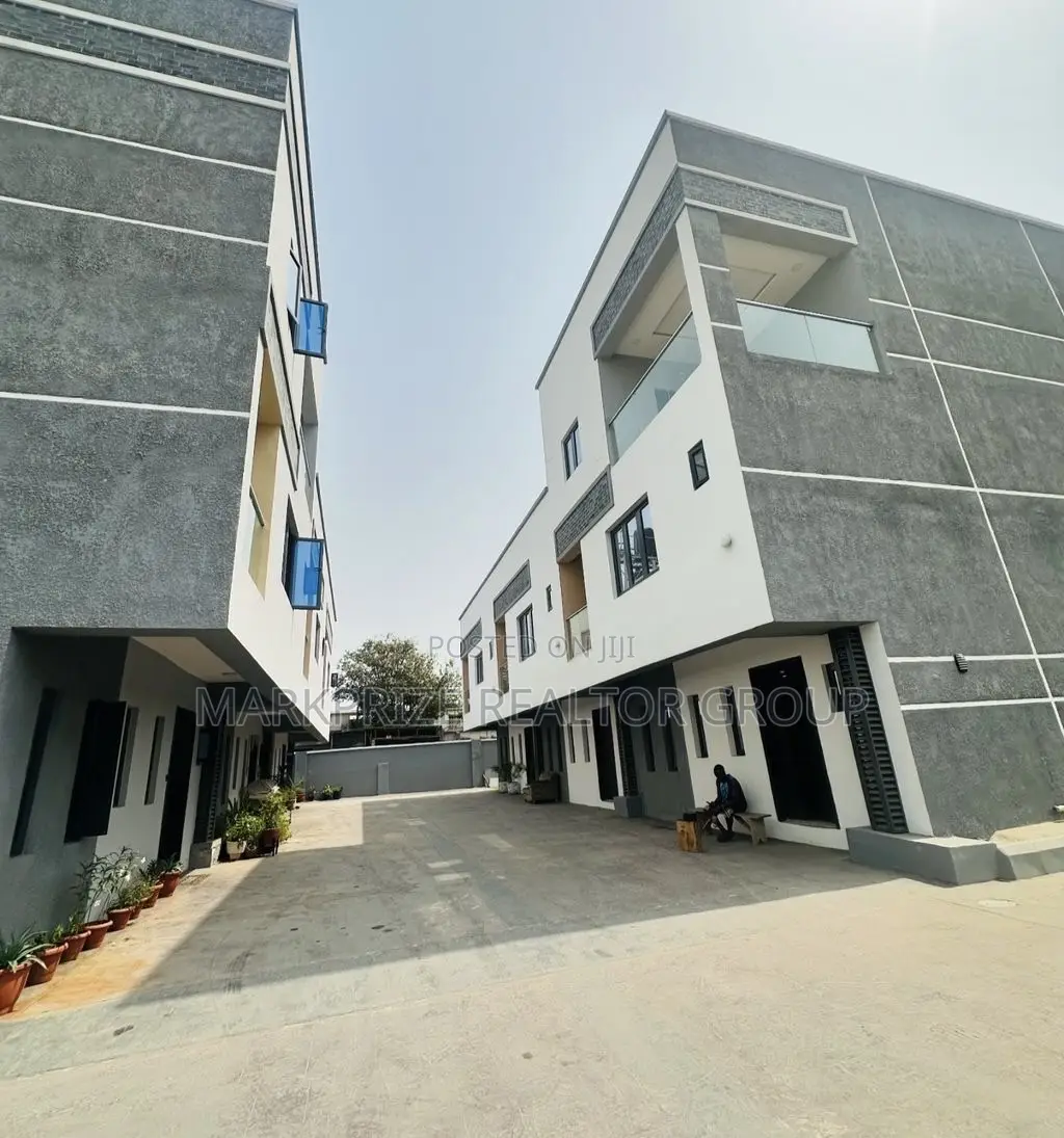 4bdrm Terrace Duplex In Ilupeju Lagos For Sale in Ilupeju