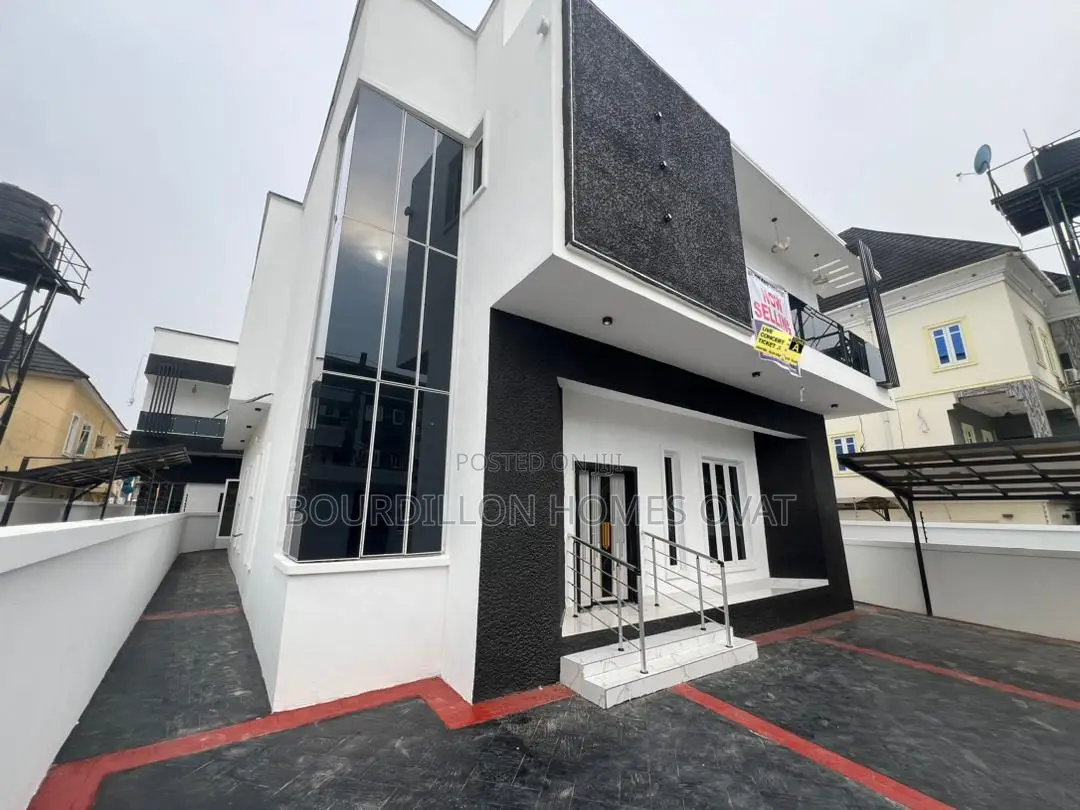 5bdrm Duplex in Lekki for sale in Lekki