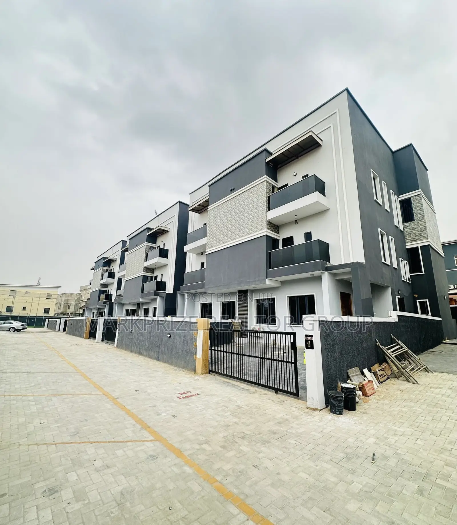 4bdrm Duplex in Magodo Phase 2 for sale in Magodo