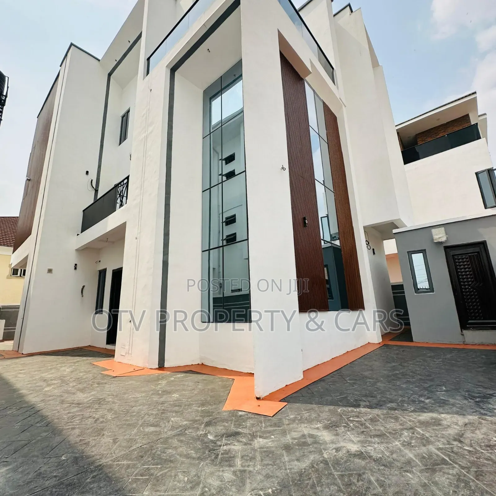 Furnished 5bdrm Duplex in GRA Phase 1 for sale in GRA Phase 1