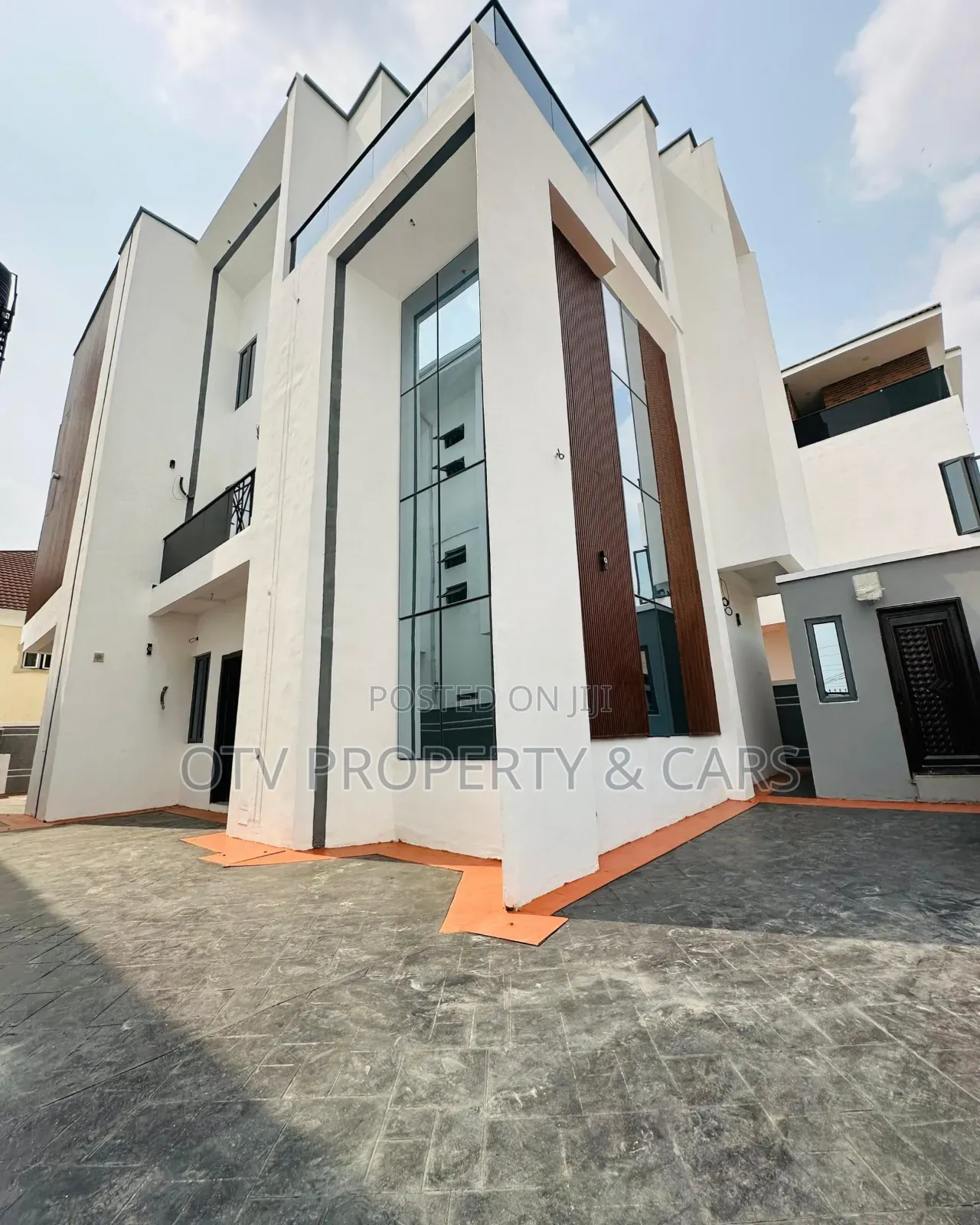 Furnished 5bdrm Duplex in GRA Phase 1 for sale in GRA Phase 1