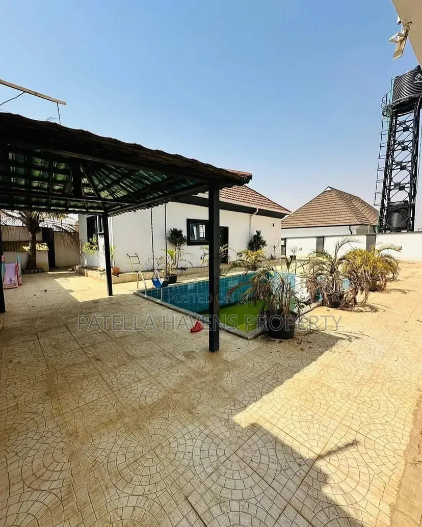 5bdrm Duplex in Idu Industrial for sale in Idu Industrial