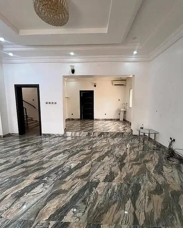 5bdrm Duplex in Life Camp for sale in Life Camp