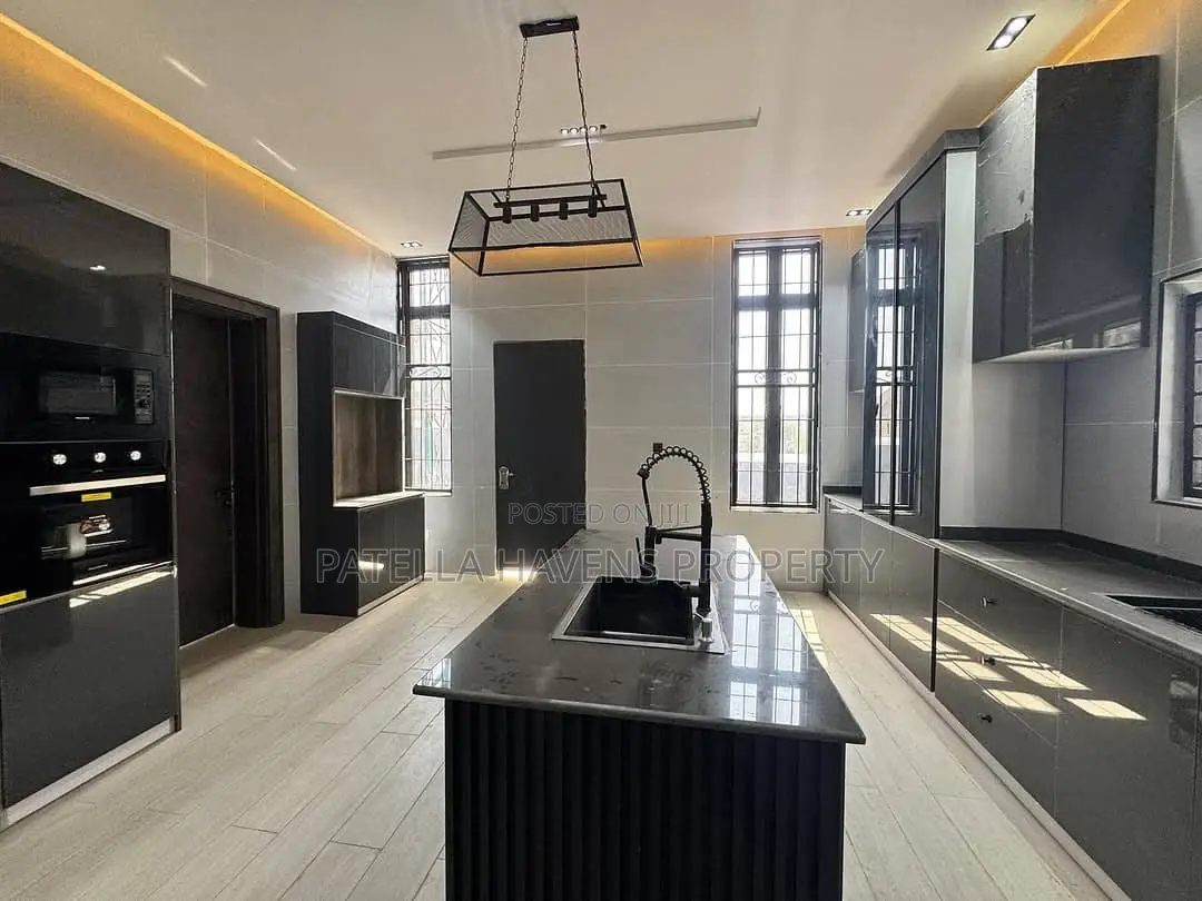 5bdrm Duplex in Galadimawa for sale in Galadimawa