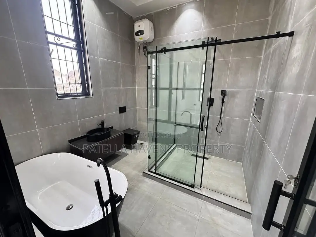 5bdrm Duplex in Galadimawa for sale in Galadimawa