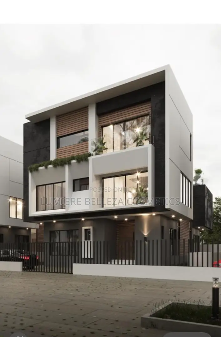 5bdrm Duplex in Aazik Heights,, Lugbe District for sale in Lugbe District