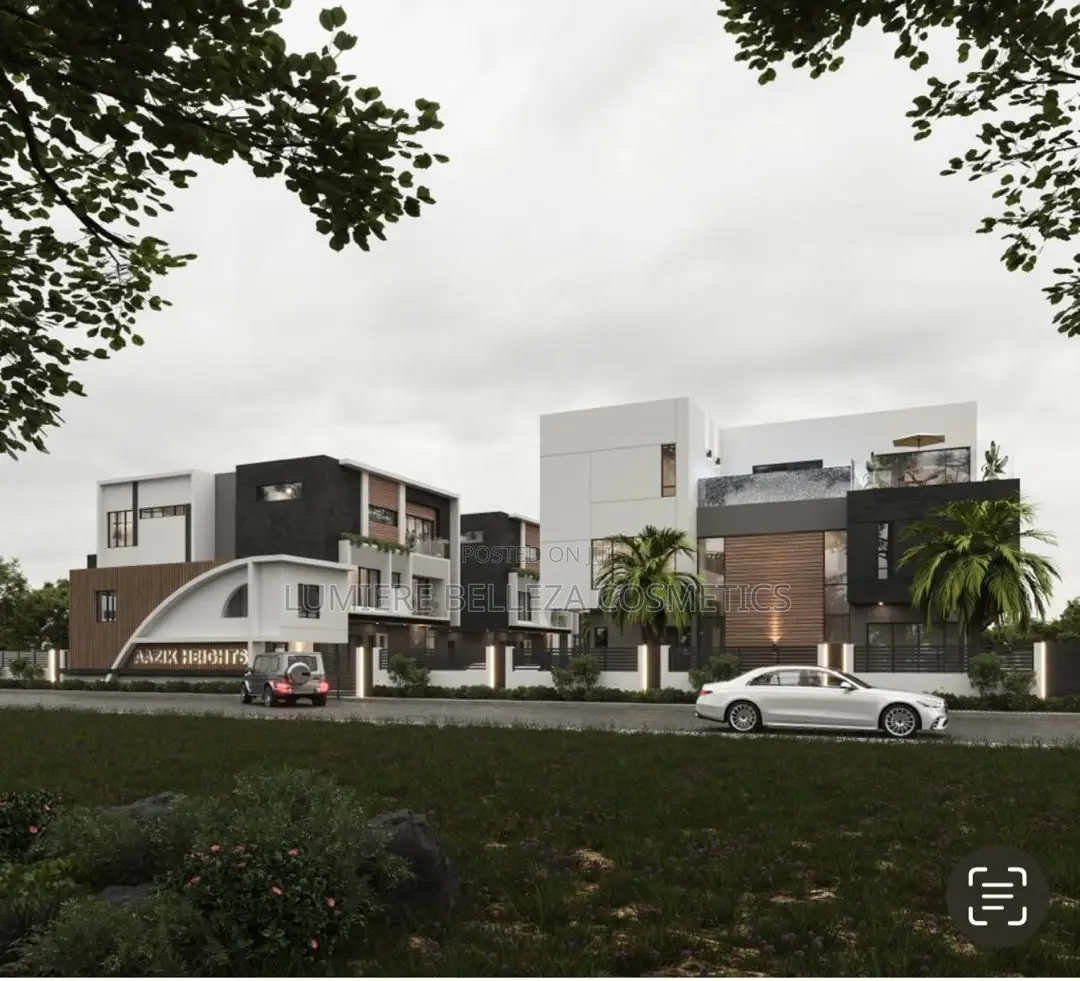 5bdrm Duplex in Aazik Heights,, Lugbe District for sale in Lugbe District