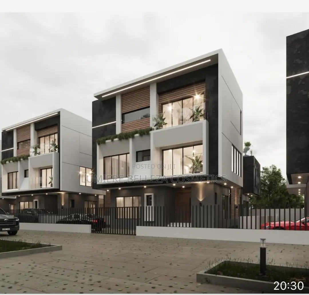 5bdrm Duplex in Aazik Heights,, Lugbe District for sale in Lugbe District