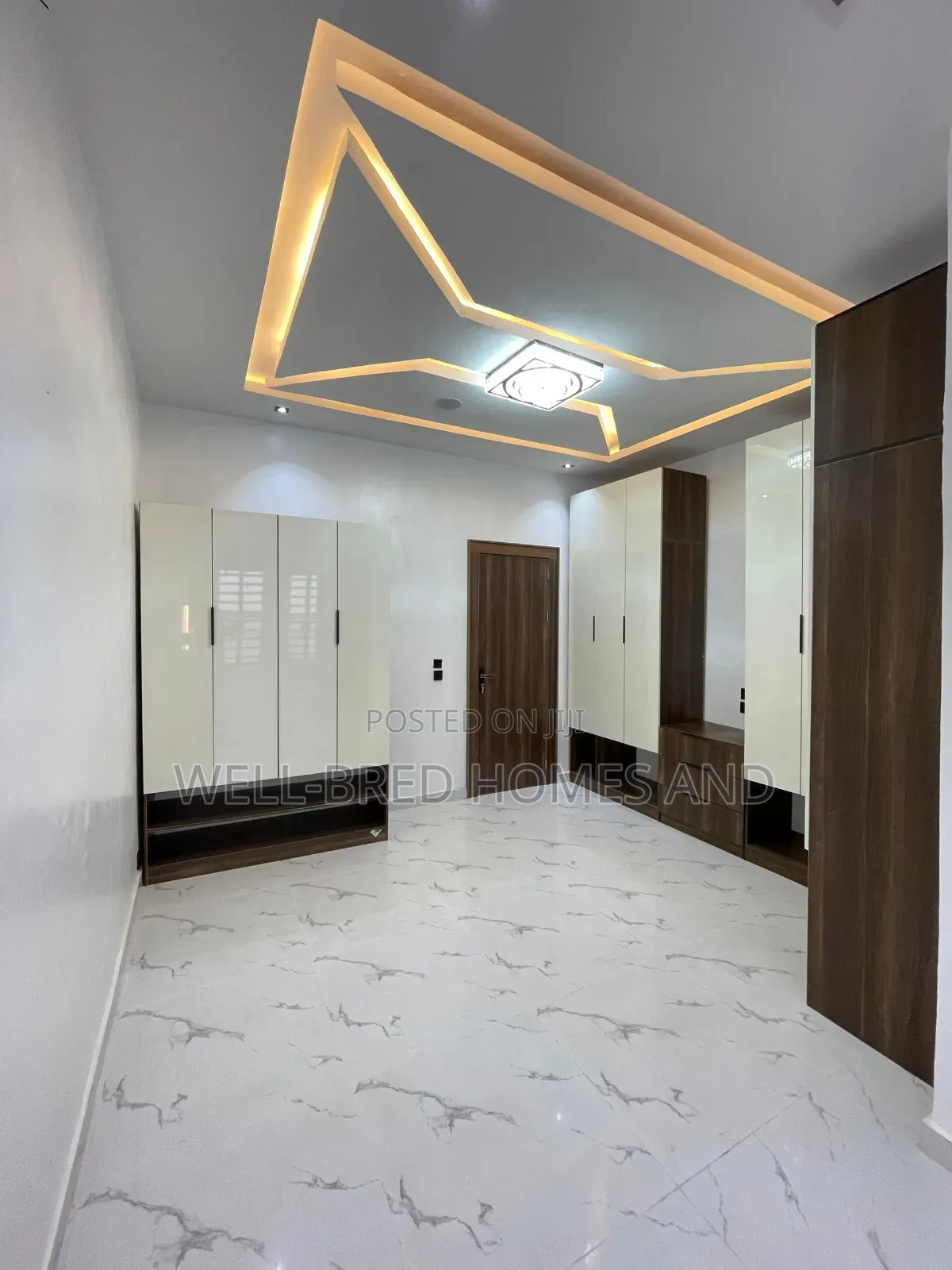 5bdrm Duplex In Ikota Lekki Lagos For Sale in Ikota
