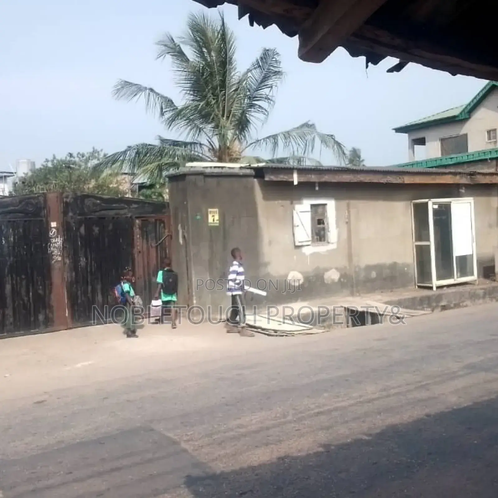 3bdrm Bungalow in Egbeda Lagos for sale in Egbeda