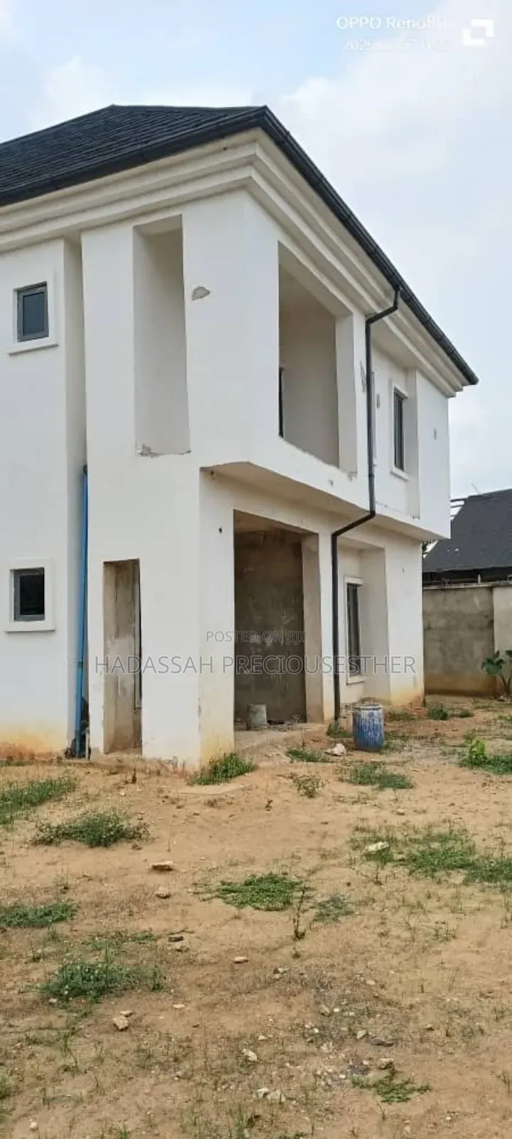 6bdrm Duplex in Nelson Mandela, Uyo, for sale in Uyo