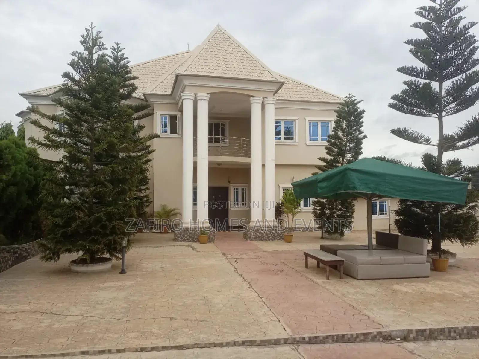5bdrm Duplex in Adetokun Street Aft for sale in Ibadan