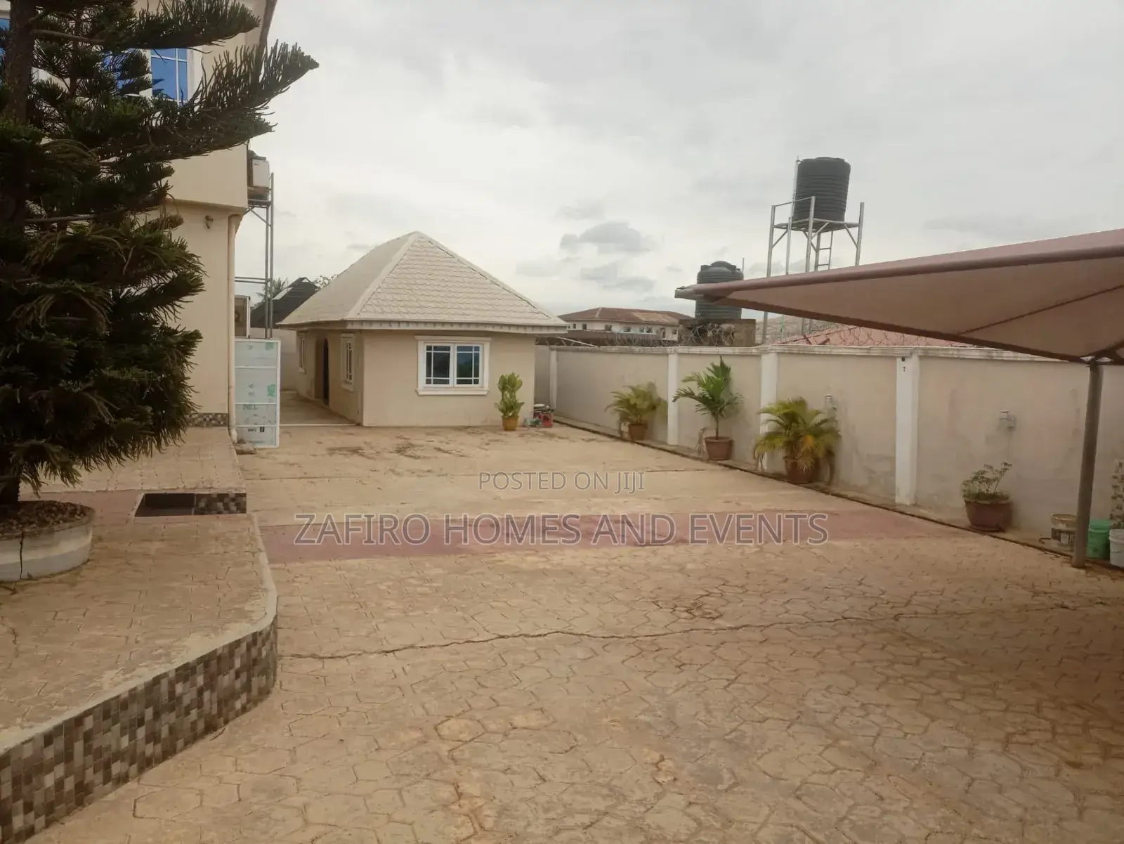 5bdrm Duplex in Adetokun Street Aft for sale in Ibadan