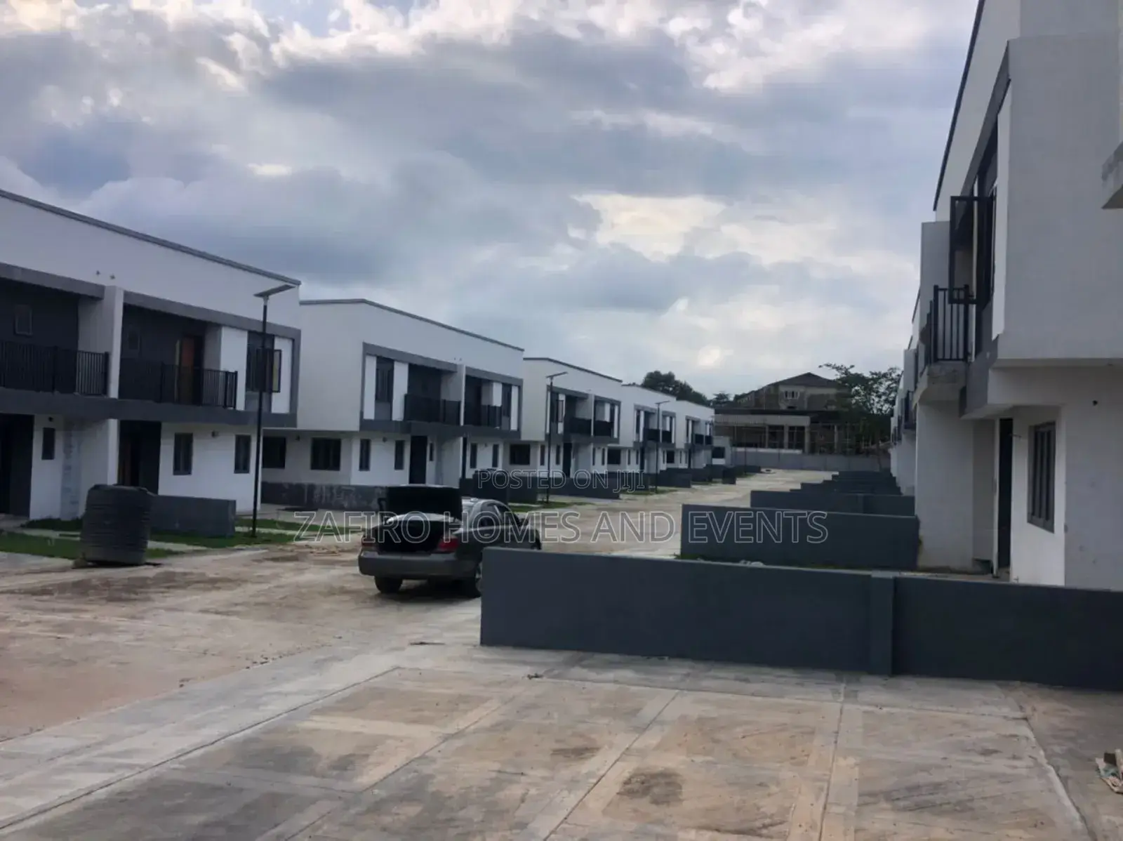 Furnished 4bdrm Duplex in Jericho Gra for sale in Jericho