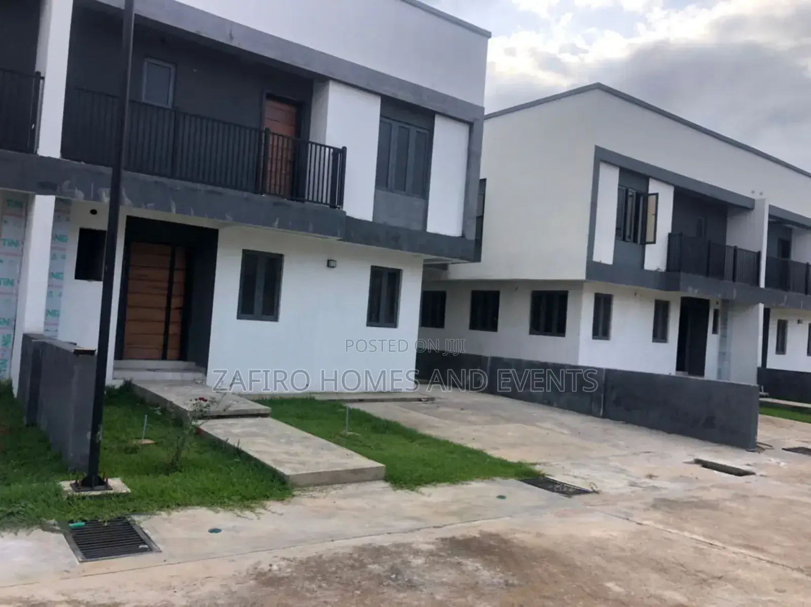 Furnished 4bdrm Duplex in Jericho Gra for sale in Jericho