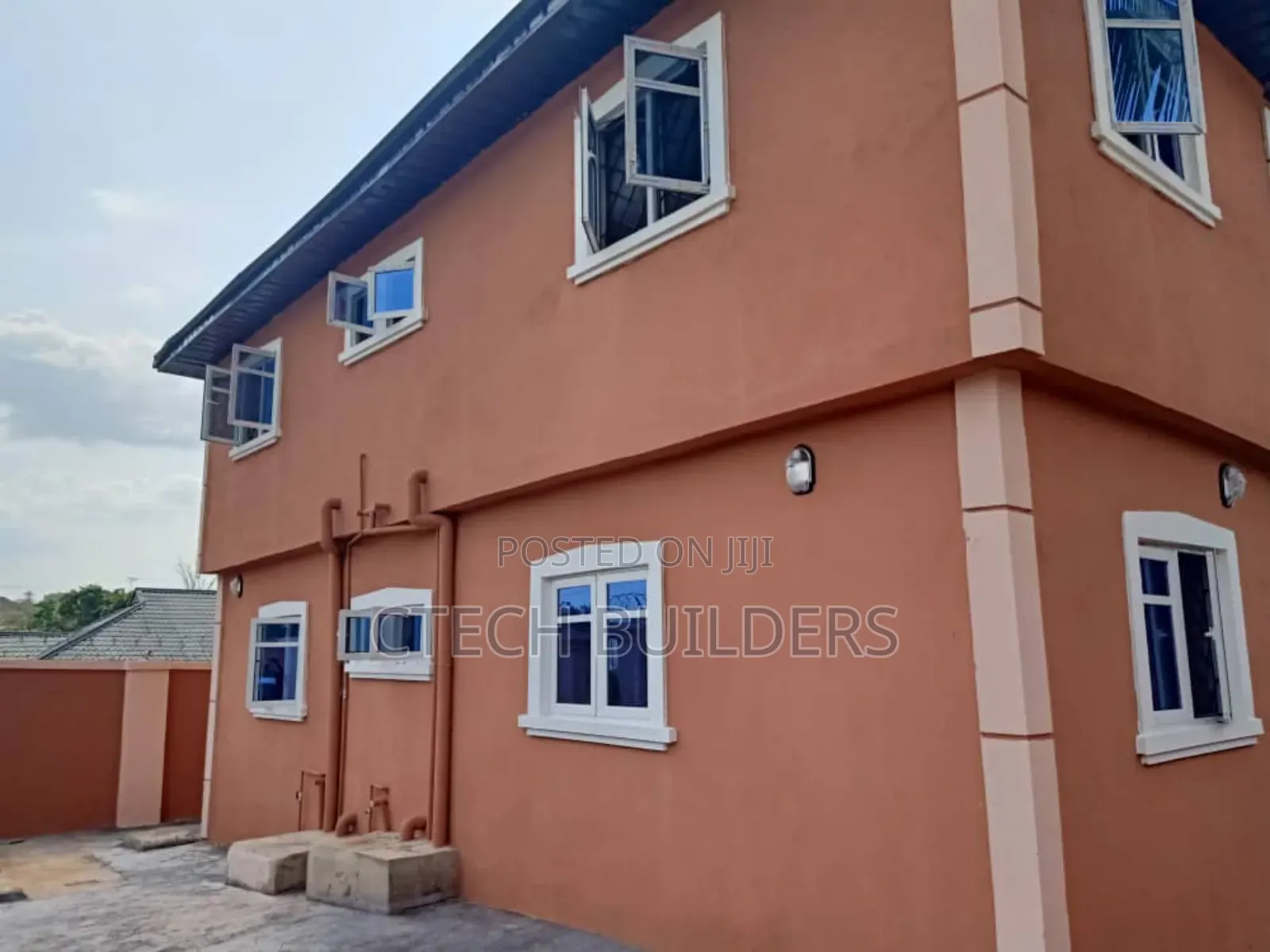 3bdrm Block of Flats in Benin City for sale in Benin City