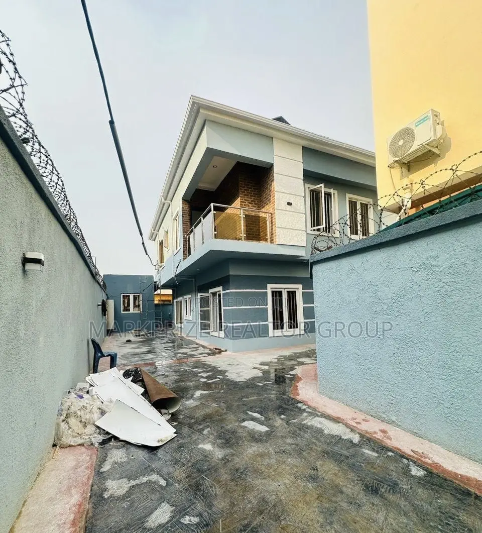 4bdrm Duplex in Magodo Gra Lagos for sale in Magodo