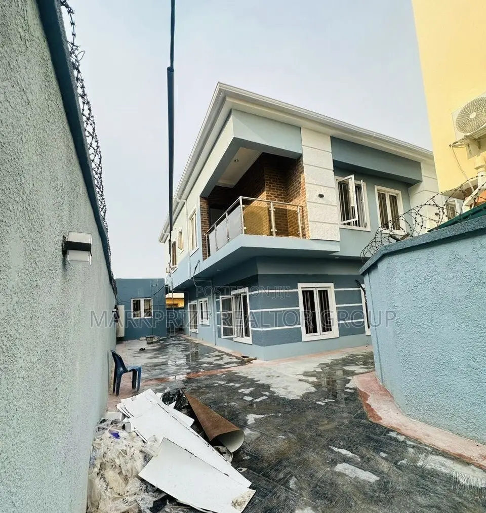 4bdrm Duplex in Magodo Gra Lagos for sale in Magodo