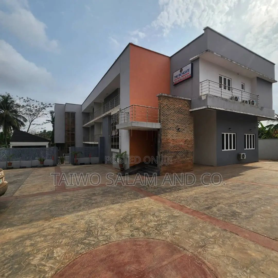 Newly Built Functioning 25 Rooms Hotel in Jericho