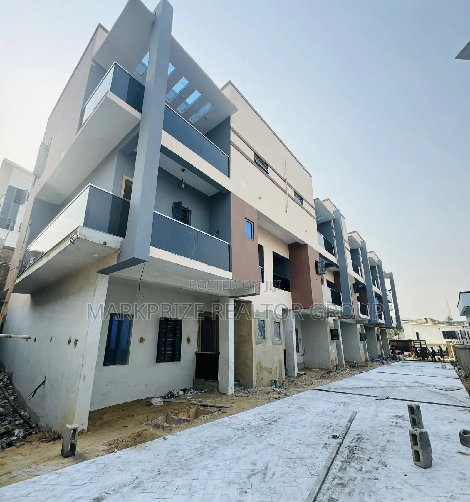 4bdrm Duplex in Opebi Ikeja Lagos for sale in Opebi