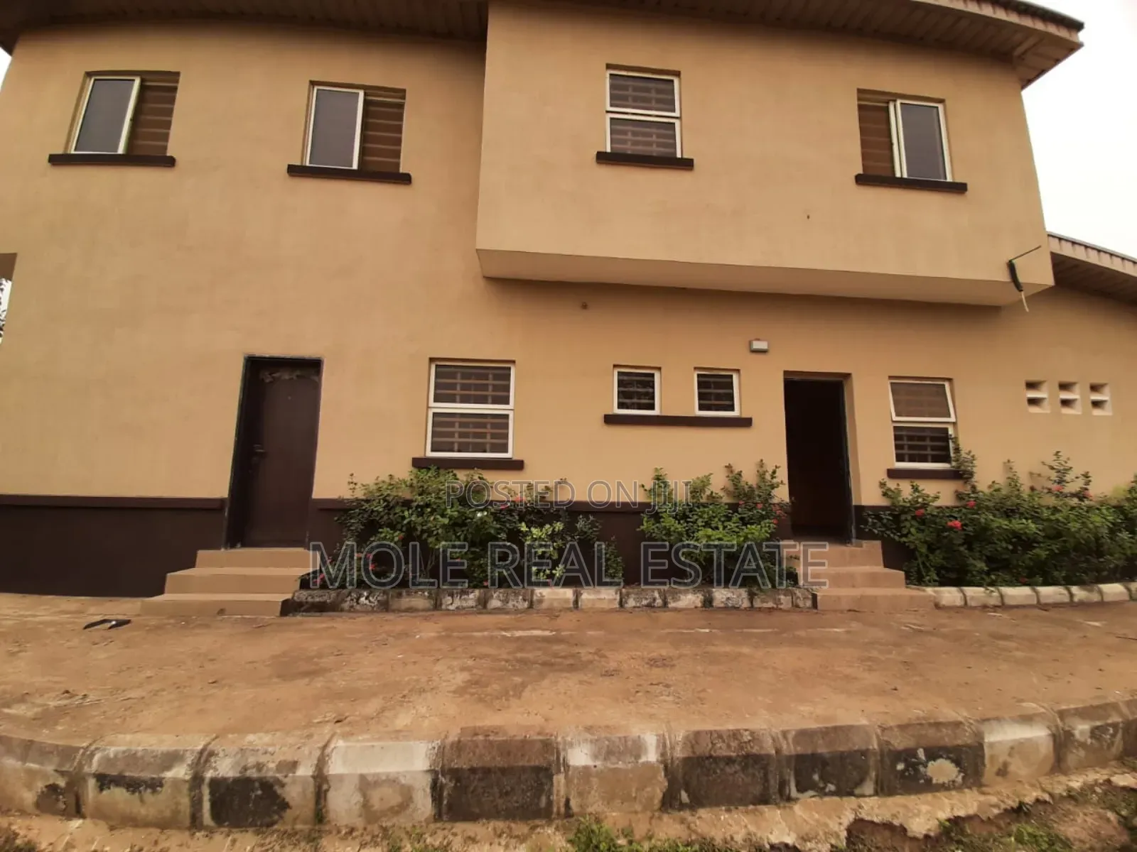 2bdrm Block of Flats in Akute for sale in Akute Ajuwon