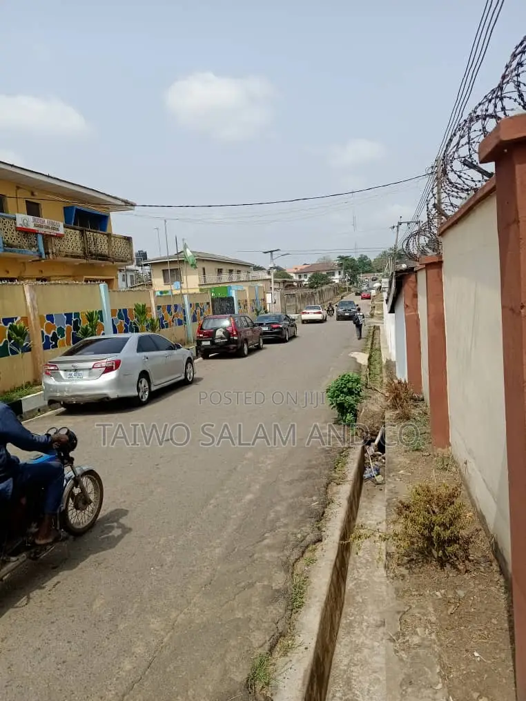 5bdrm Duplex in Bodija for sale in Bodija
