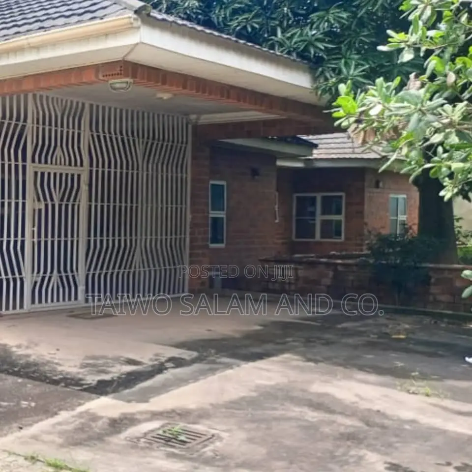 4bdrm Bungalow in Iyanganku for sale in Iyanganku
