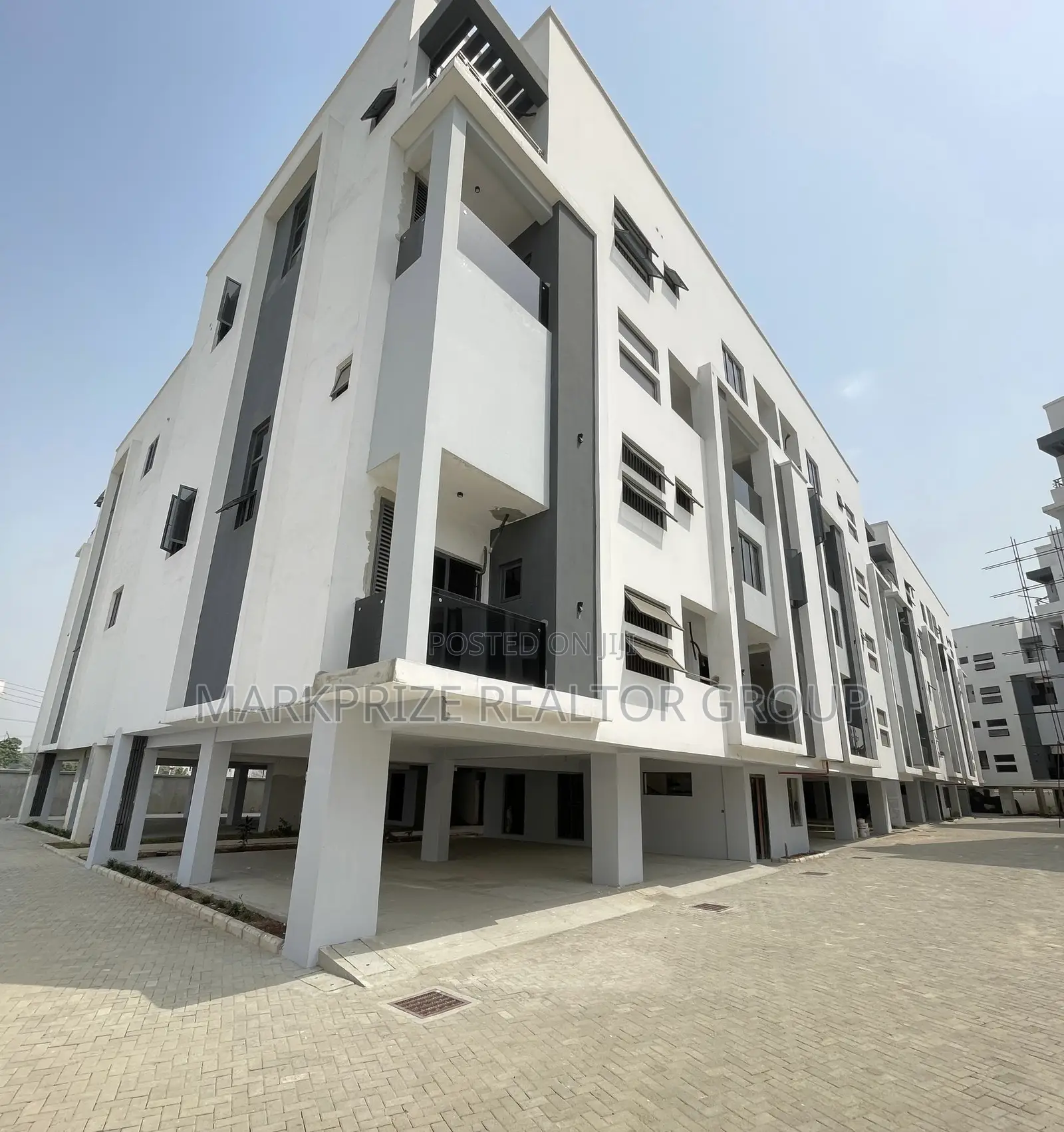 4bdrm Maisonette in Surulere Lagos for sale in Surulere