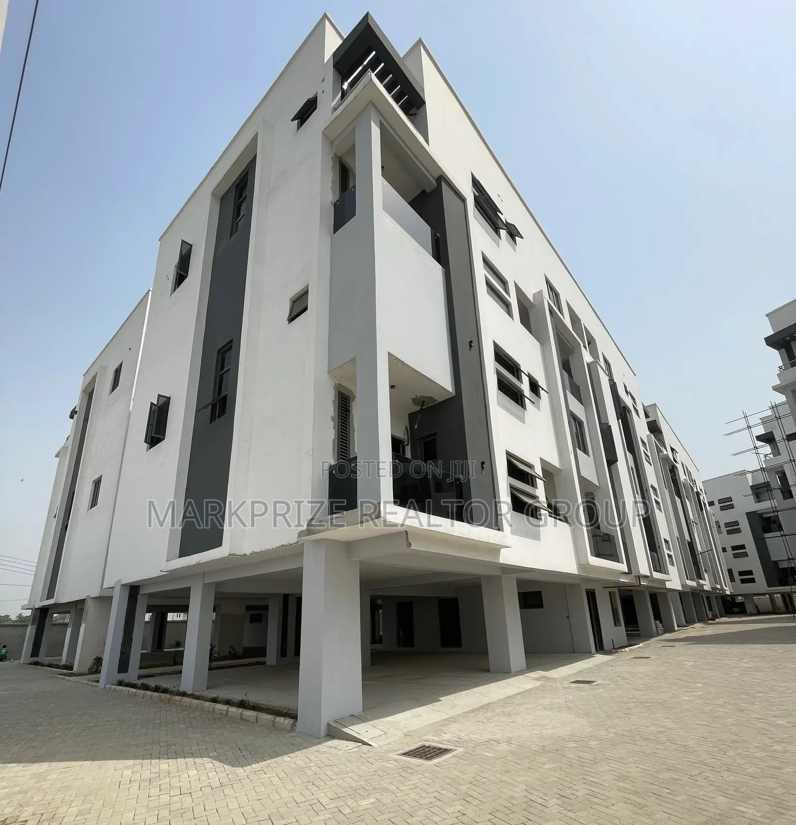 4bdrm Maisonette in Surulere Lagos for sale in Surulere