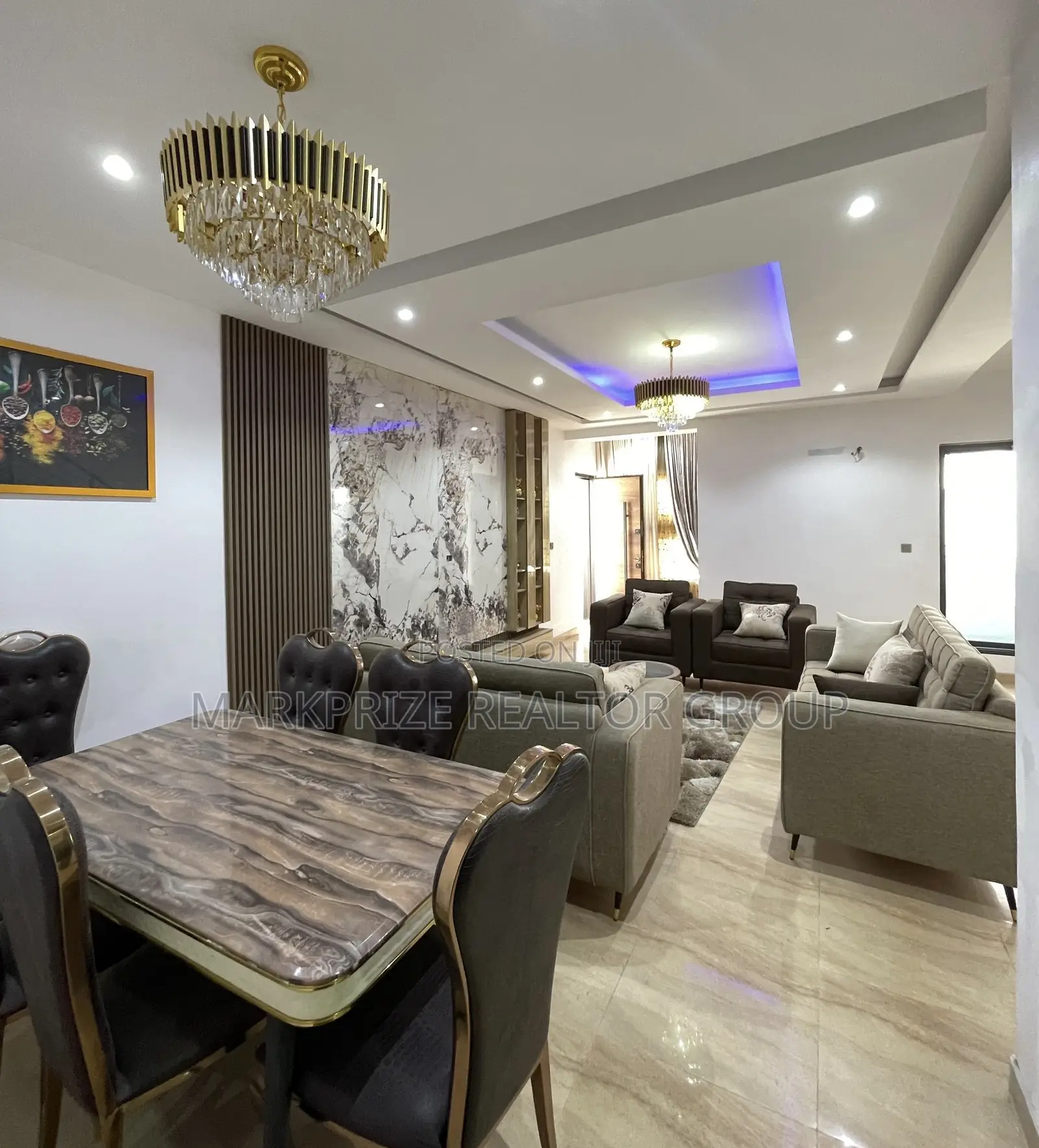 4bdrm Maisonette in Surulere Lagos for sale in Surulere