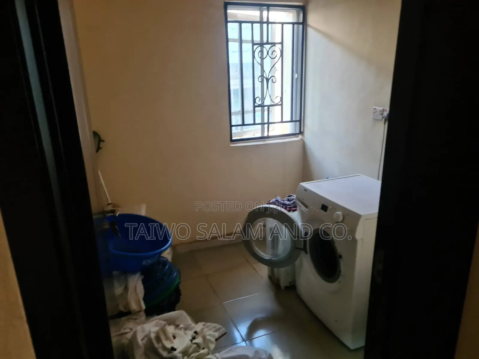 5bdrm Duplex in Ologuneru for sale in Ologuneru