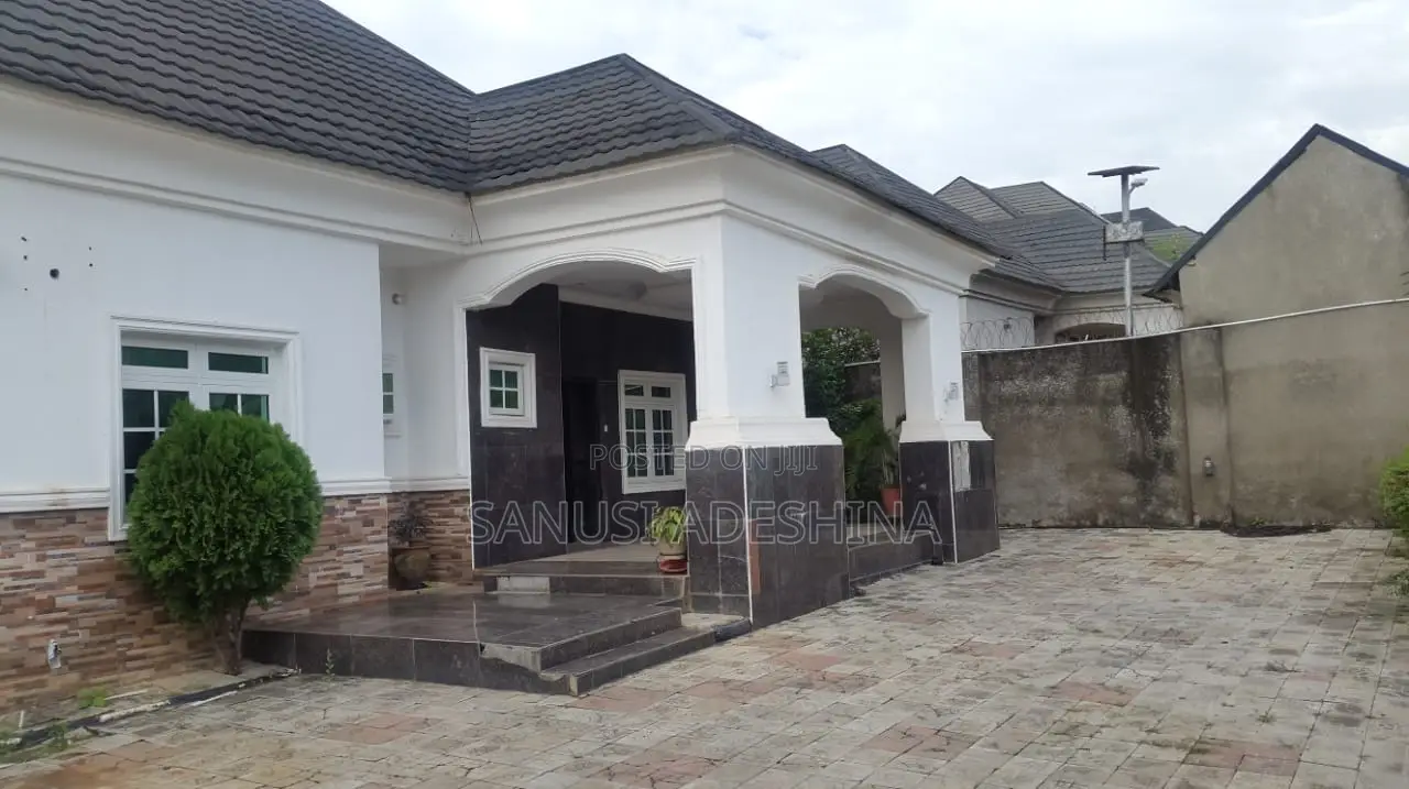 3bdrm Bungalow in Gwarimpa Estate,Fct, Gwarinpa for sale in Gwarinpa