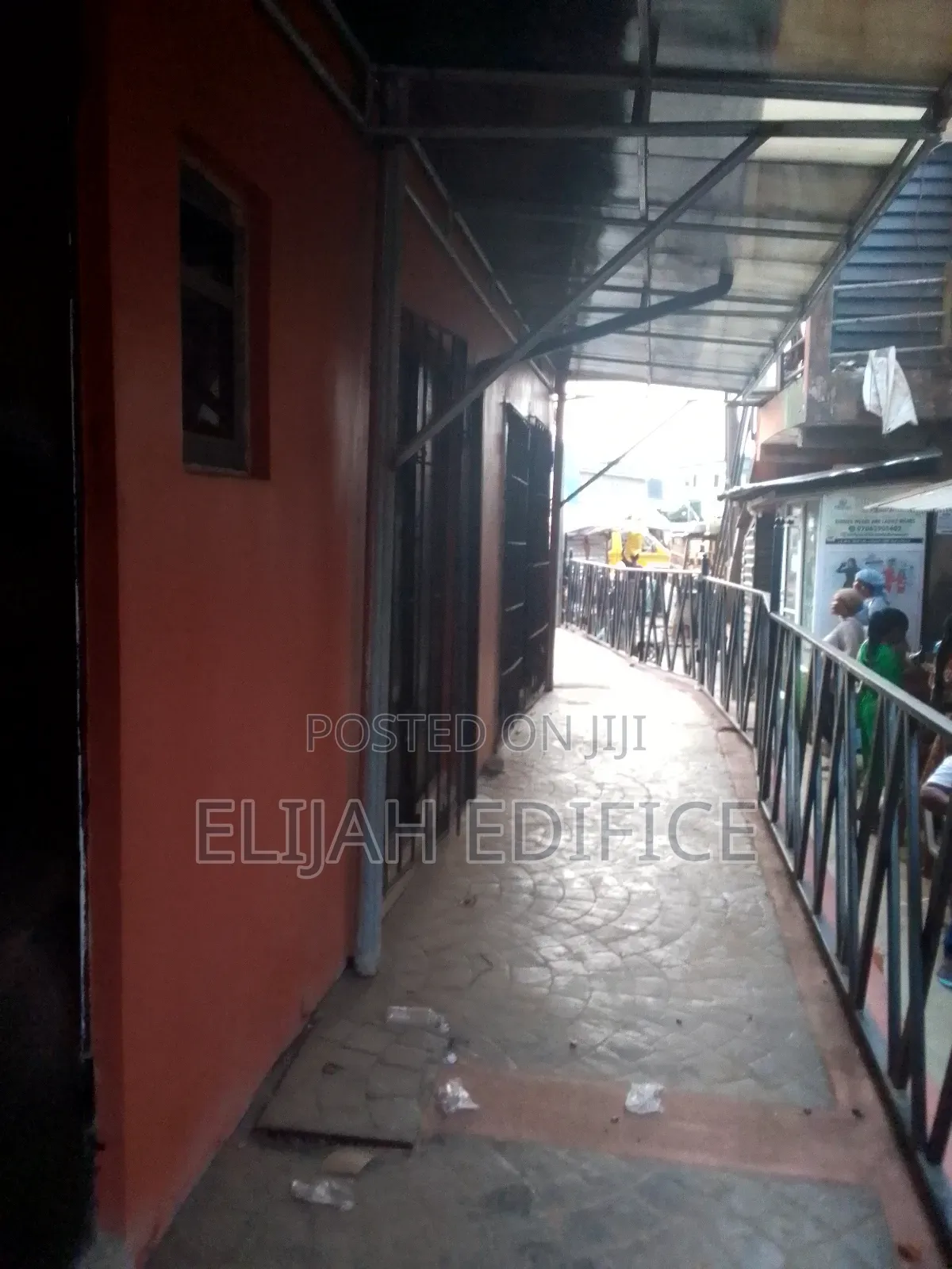 Shop Available for Lease at Garage,Facing Road Ikorodu in Ikorodu Garage