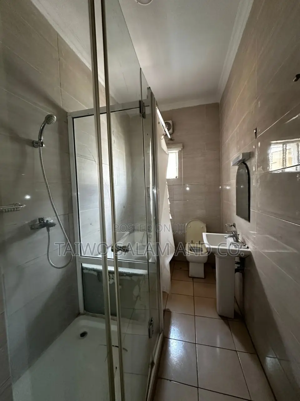 5bdrm Duplex in Agodi for sale in Agodi