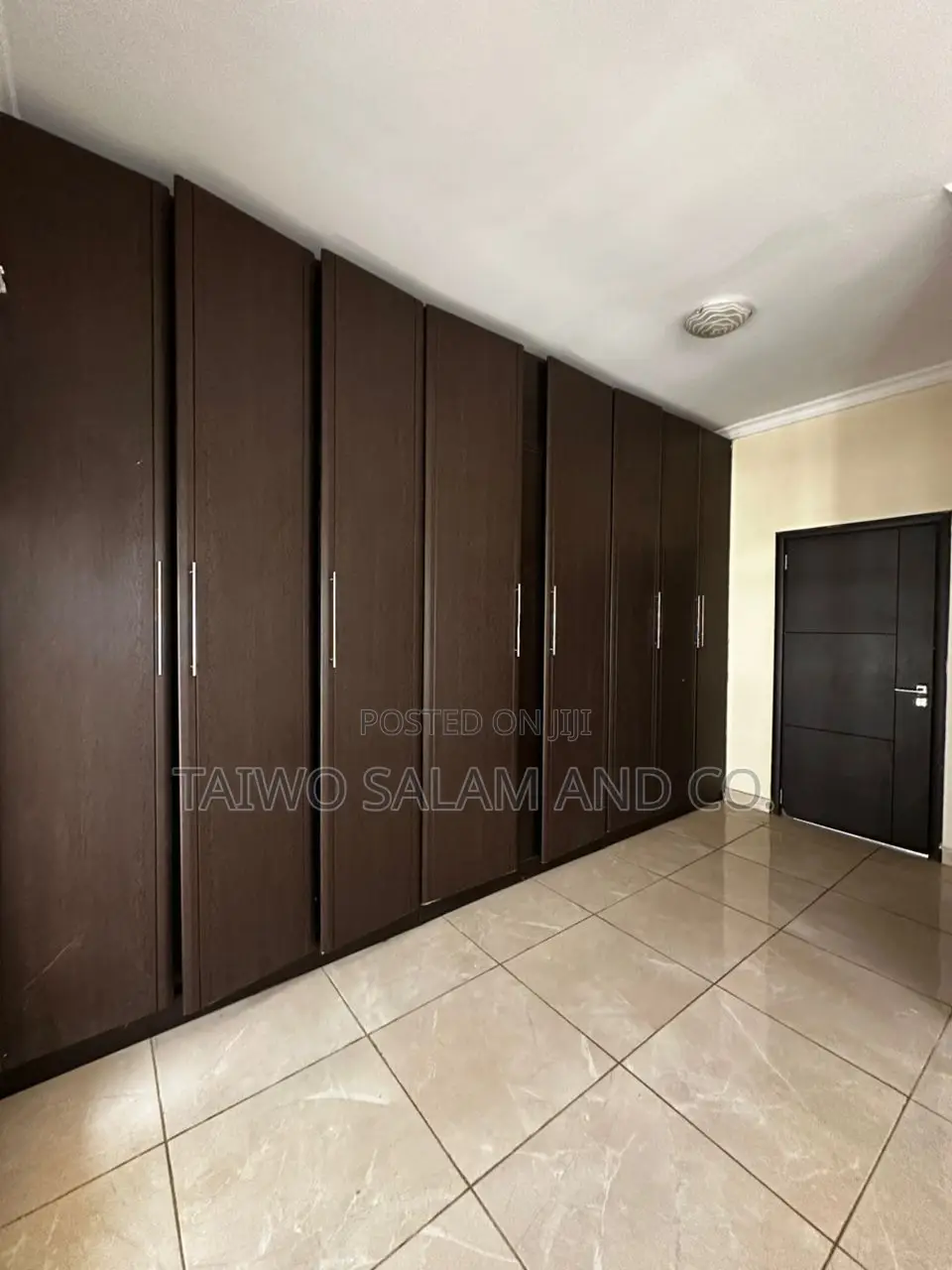 5bdrm Duplex in Agodi for sale in Agodi