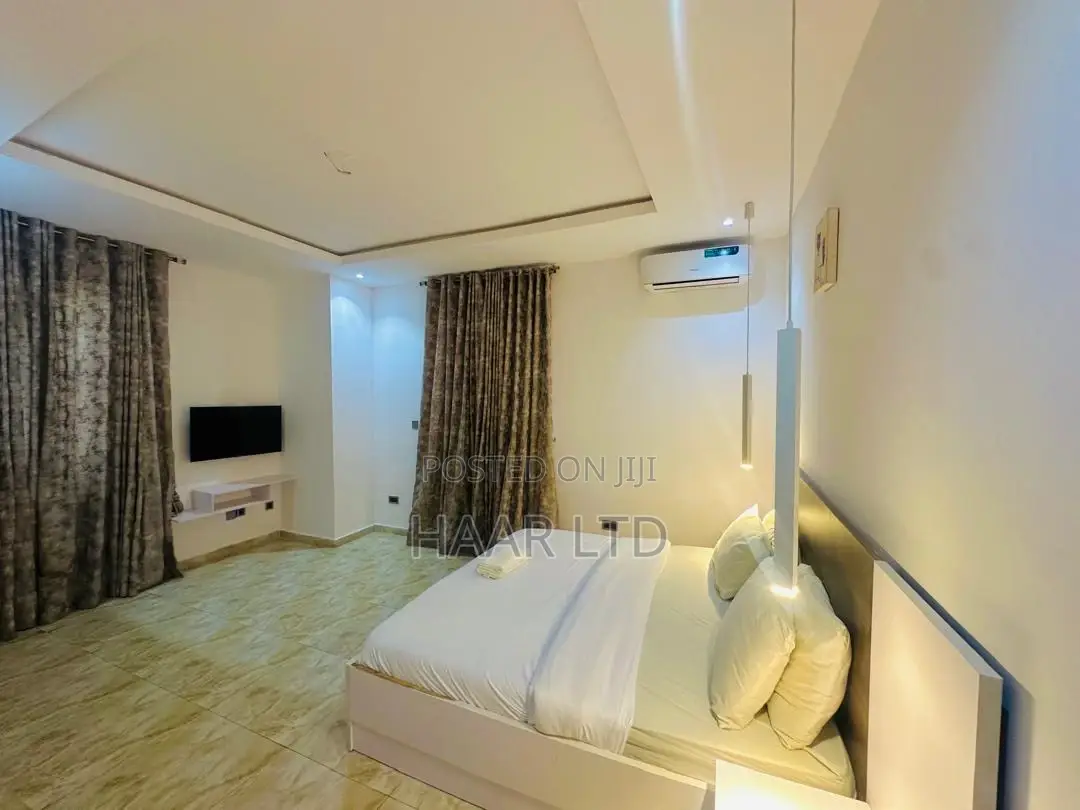 Self Serviced 2 Bedroom Apartment With Gym in Ikate