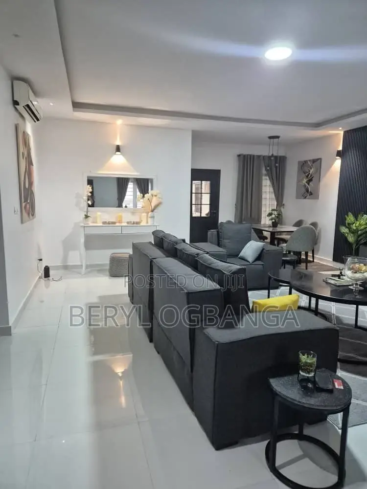 Fully Furnished Well Serviced 3 Bedroom in Lekki in Ikota