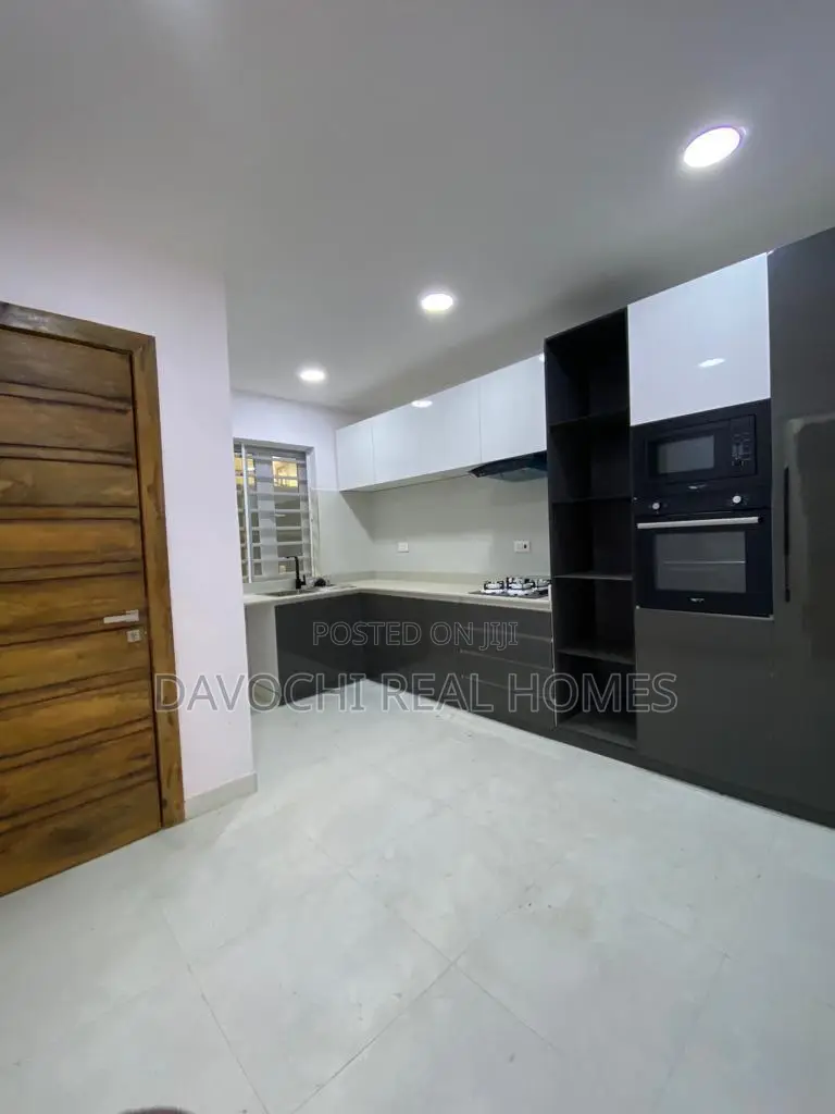 4bdrm Townhouse / Terrace in Lekki Phase 1 for rent in Lekki Phase 1