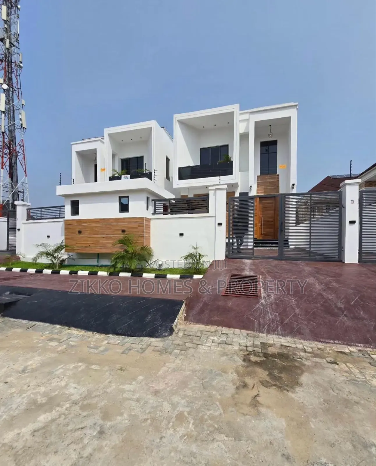 5bdrm Duplex in Chevron for sale in Chevron