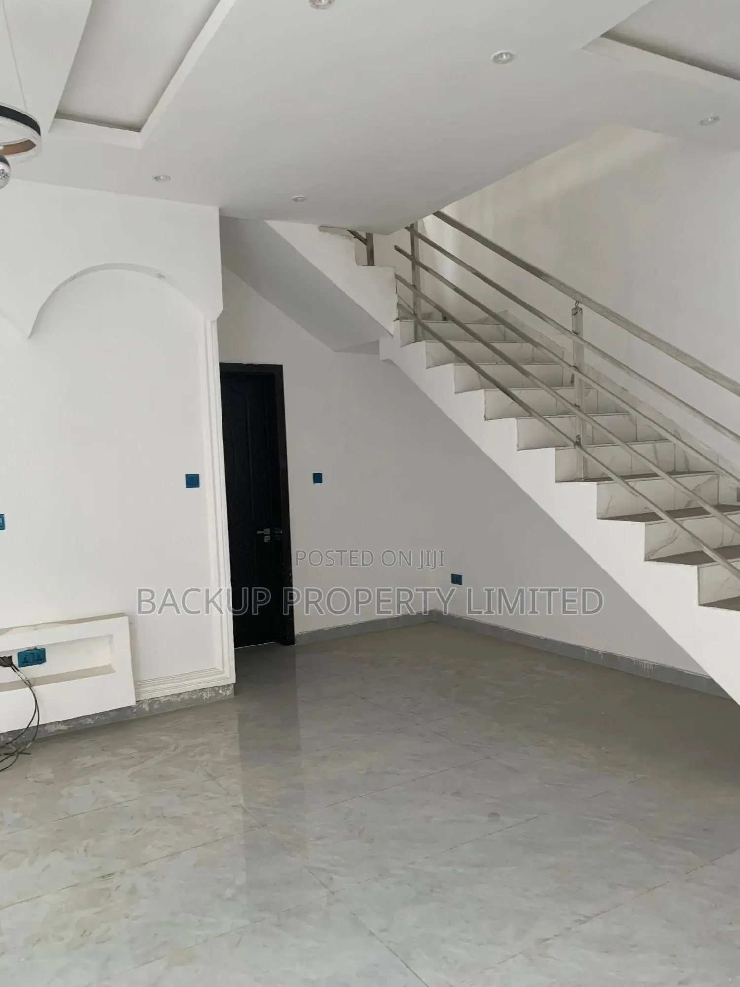 3bdrm Townhouse/Terrace in Medina Estate, Gbagada for sale in Gbagada