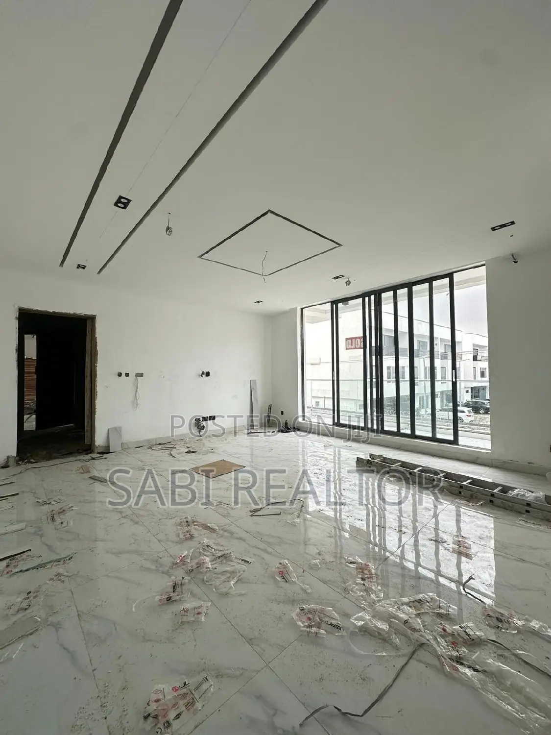 Furnished 3bdrm Apartment in Lekki Phase 1 for sale in Lekki Phase 1
