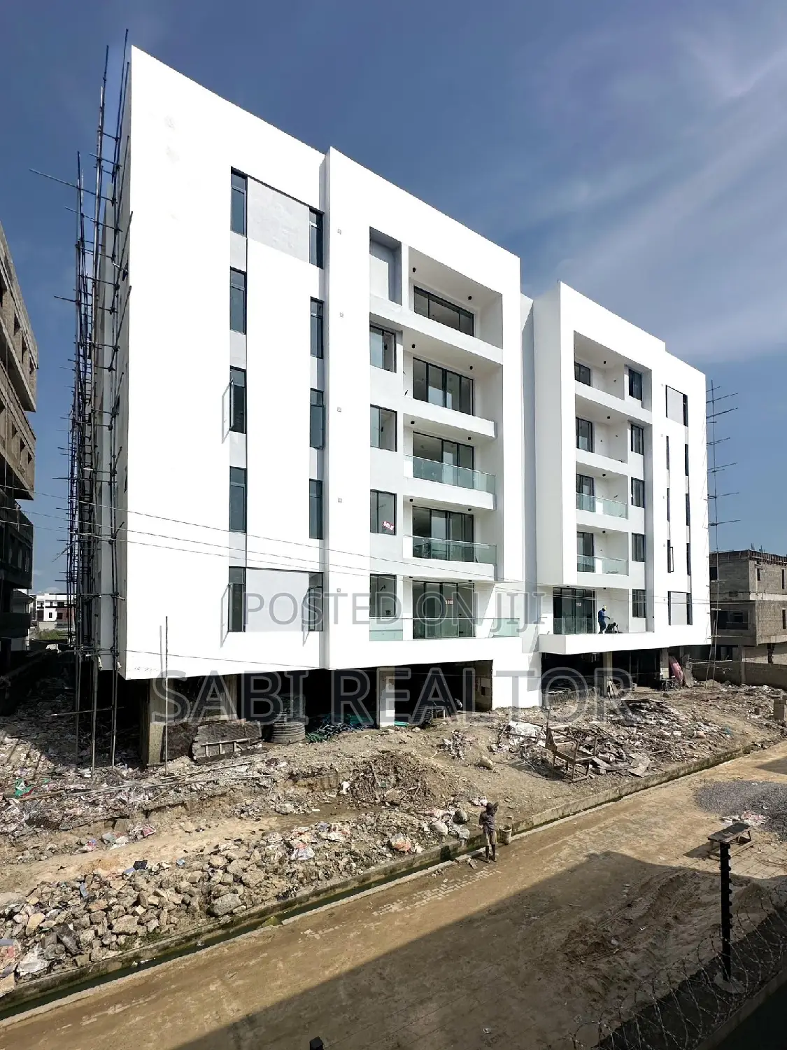 Furnished 3bdrm Apartment in Lekki Phase 1 for sale in Lekki Phase 1