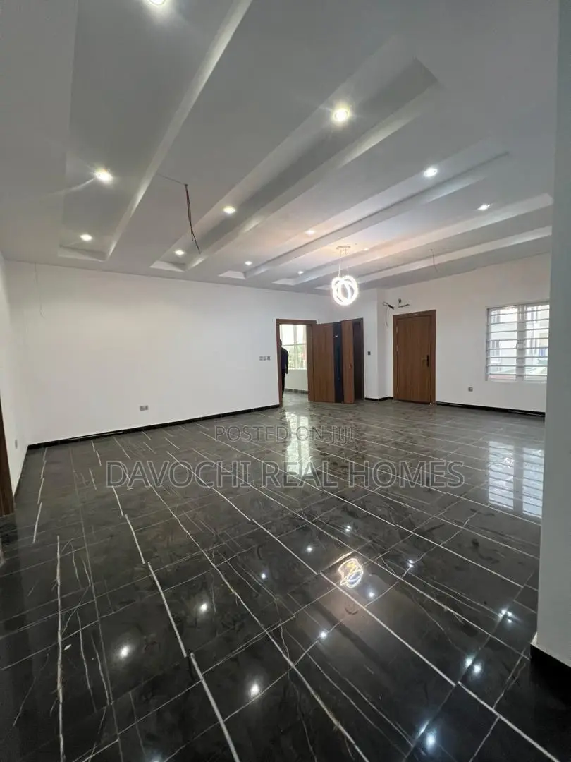 3bdrm Apartment in Ikate Elegushi for rent in Ikate-Elegushi