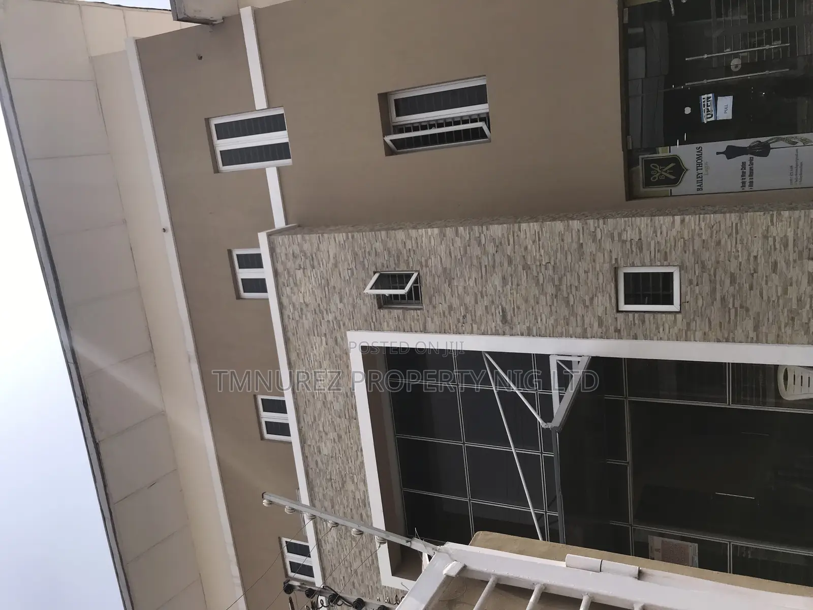 3bedroom Apertment for Rent for an Office in Lekki Expressway