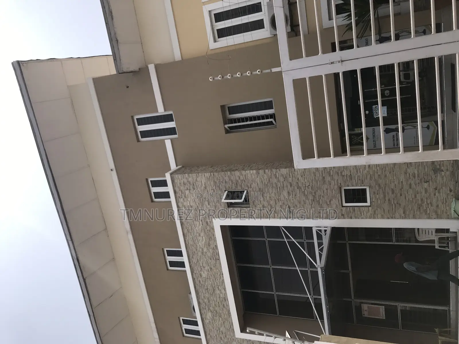3bedroom Apertment for Rent for an Office in Lekki Expressway
