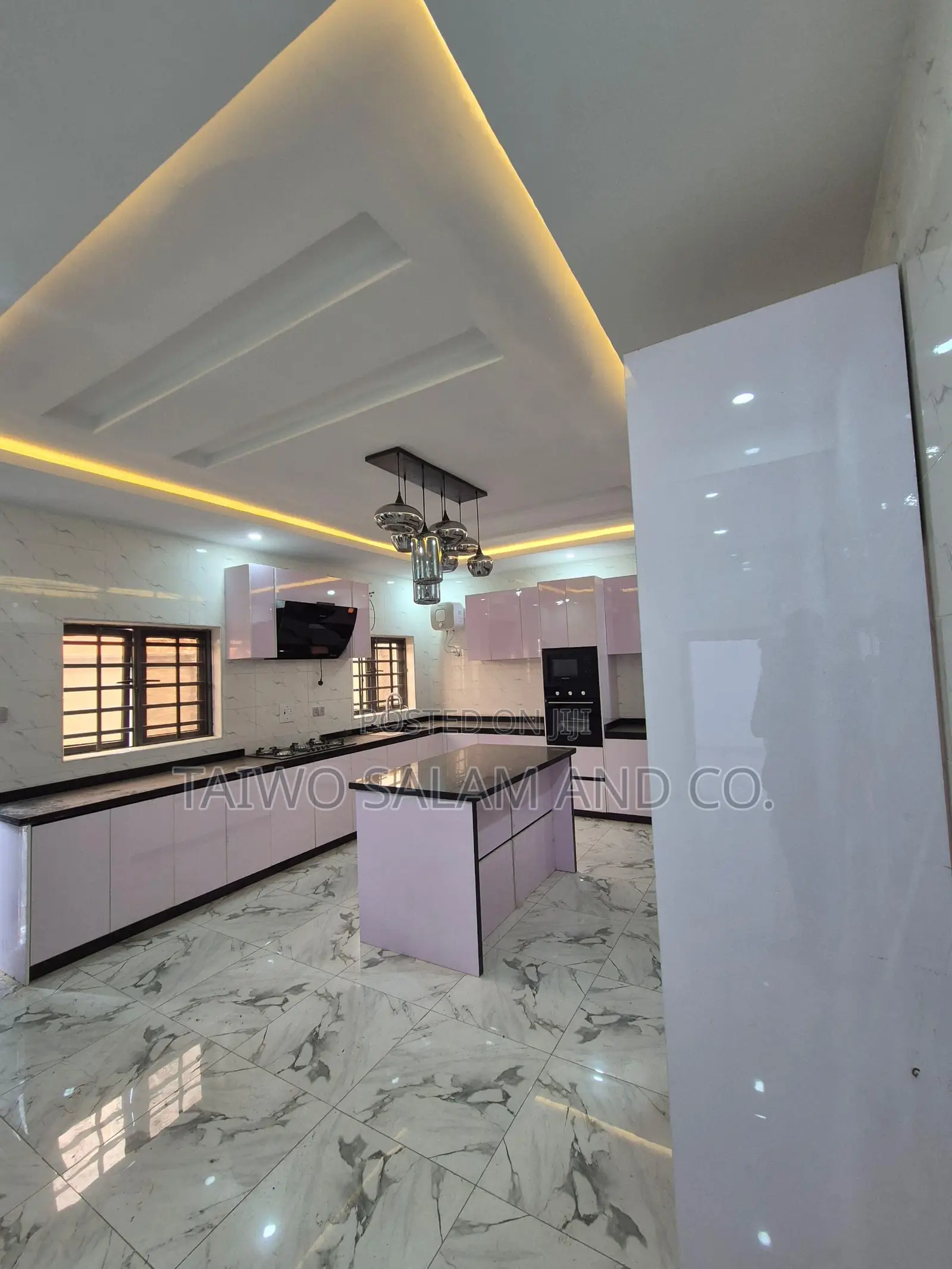 4bdrm Duplex in Oluyole Estate for sale in Oluyole Estate