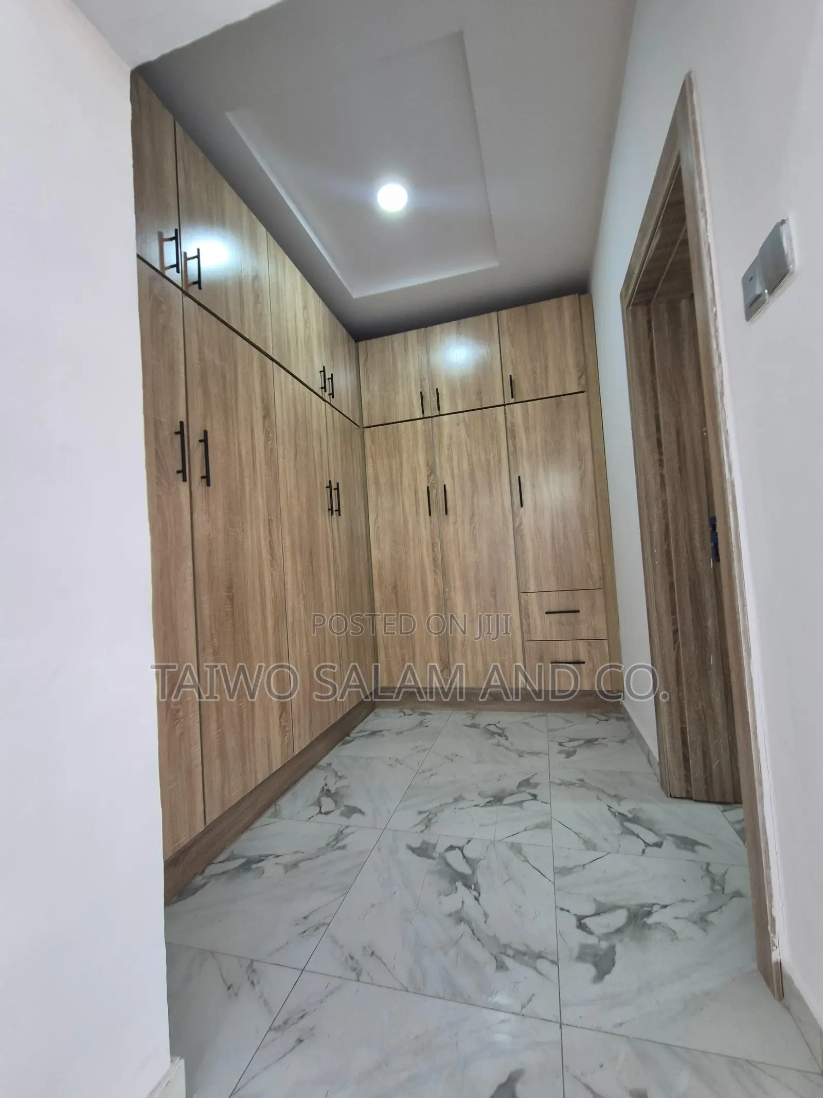4bdrm Duplex in Oluyole Estate for sale in Oluyole Estate