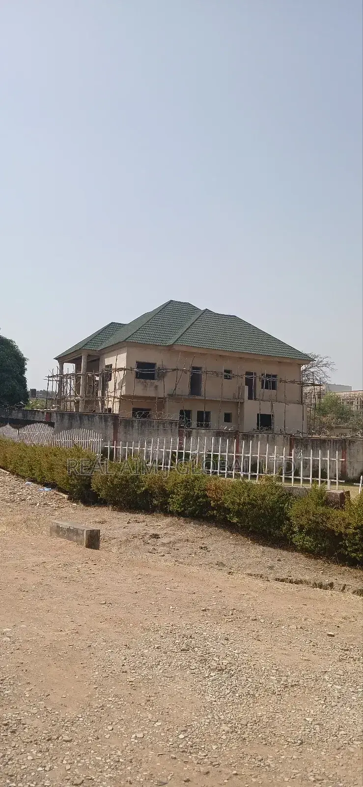 5bdrm Duplex in Jos for sale in Jos
