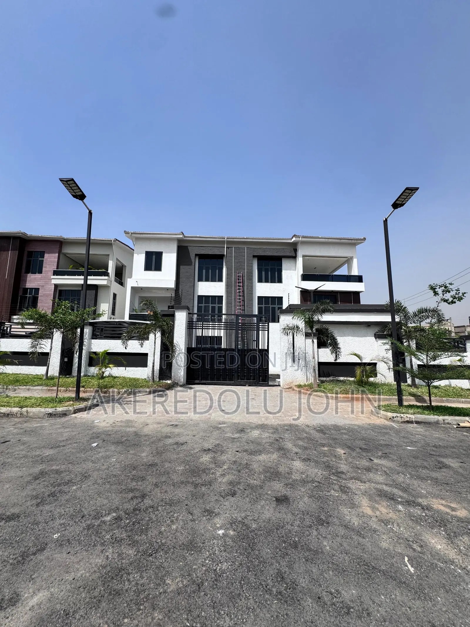 Furnished 6bdrm Duplex in Kado for sale in Kado
