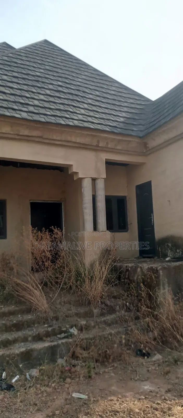 3bdrm Bungalow In Ushafa For Sale in Ushafa